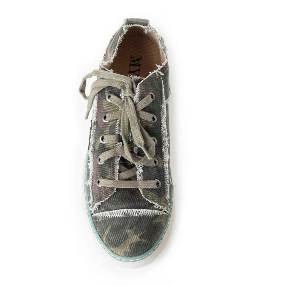 Aeory Sneakers